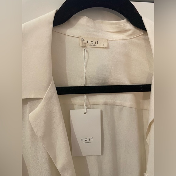 Flowy cream dress shirt - Picture 3 of 3